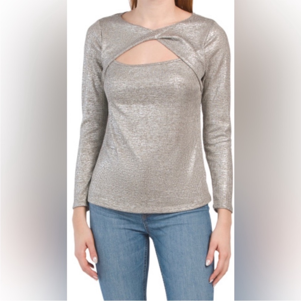 Kim & Cami metallic cut out top
